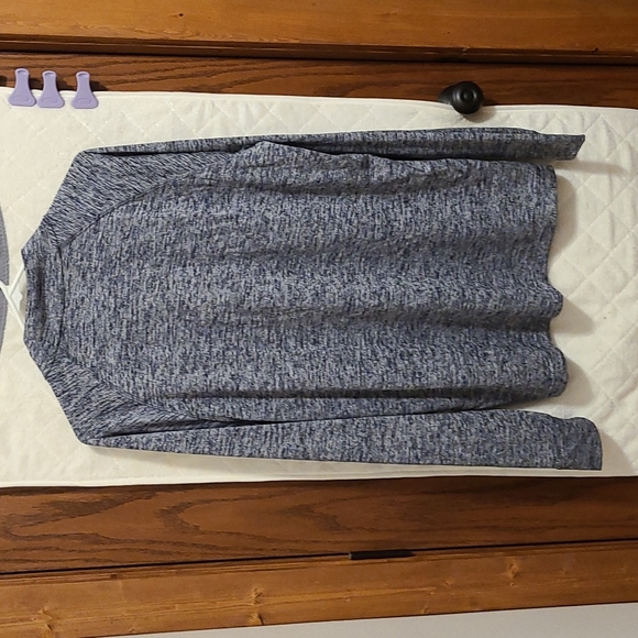 Under Armour | Large | Men's Quarter Zip Up - Picture 5 of 5